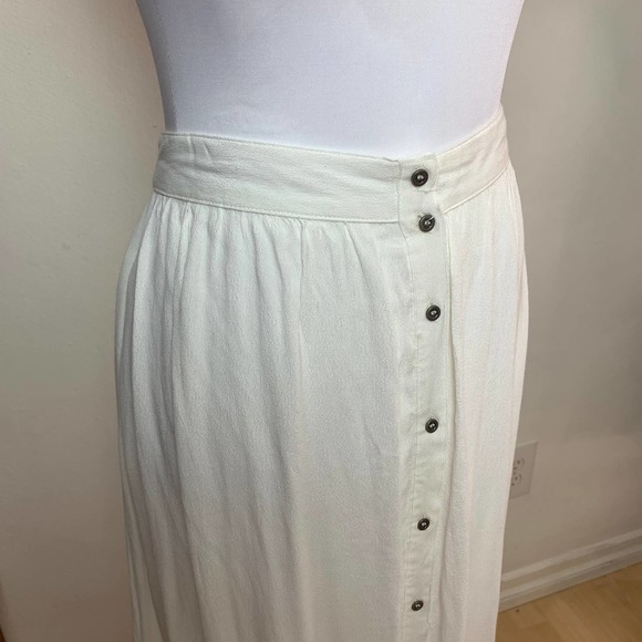 New! ASTR The Label High Waist Button Maxi A-Line Skirt Crochet White Size M - Picture 6 of 11